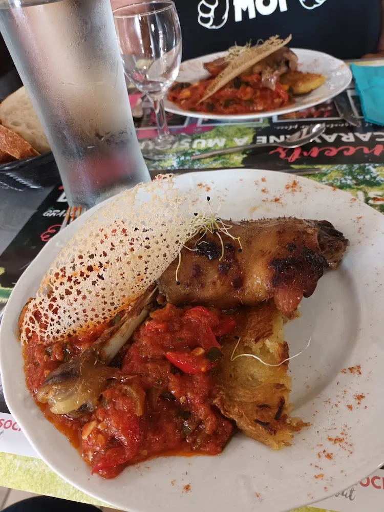 Confit de Canard Maison Accompagné de Sa Ratatouille Et Sa Galette de Pomme de Terre